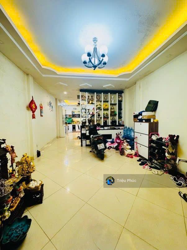 Bán nhà 5 tầng, 44 m², ngõ rộng  cách phố vài bước chân, nguyễn khang  cầu giấy, giá chỉ 11,5 tỷ