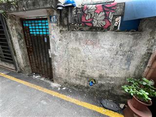 Hiếm  đất đầu tư ba đình 46m²  2 mặt thoáng  mặt ngõ cách ô tô vài nhà  giá chỉ hơn 200tr/m