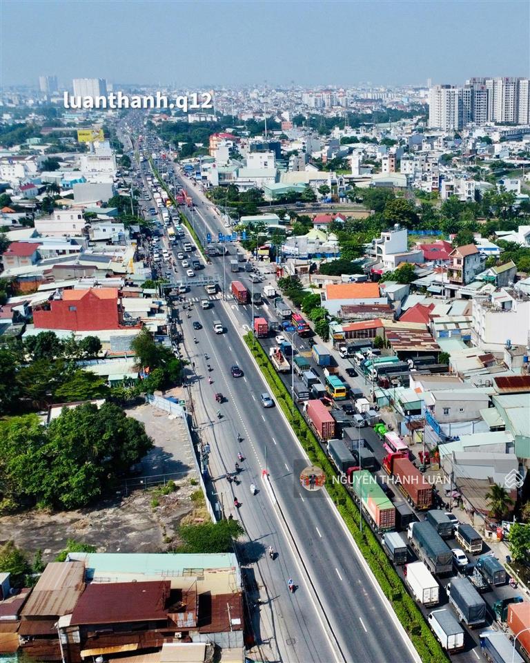 Mặt tiển ql1a, quận 12, dt gần 2600m2 (70x37m) chính chủ gấp bán