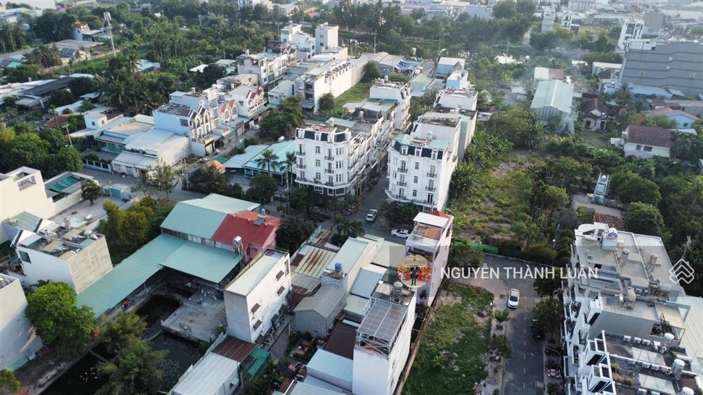 Gấp bán nhà nát 500m2 full thổ hà huy giáp. 1x tỷ