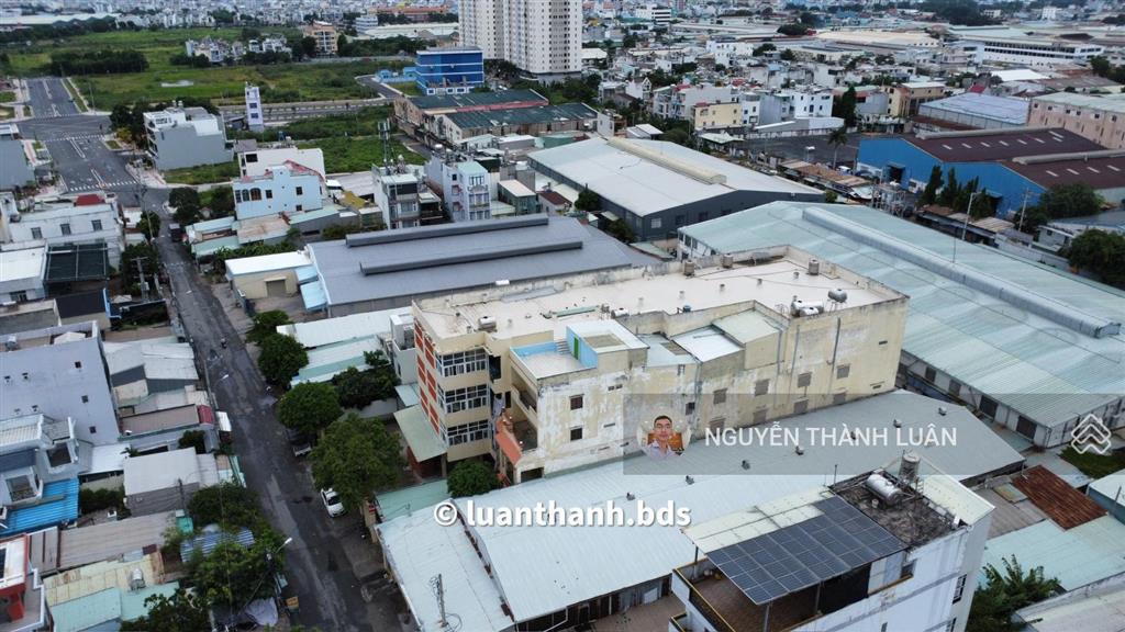 Mặt tiền nhánh phan văn hớn..812m..ngang 13m..giá ngộp