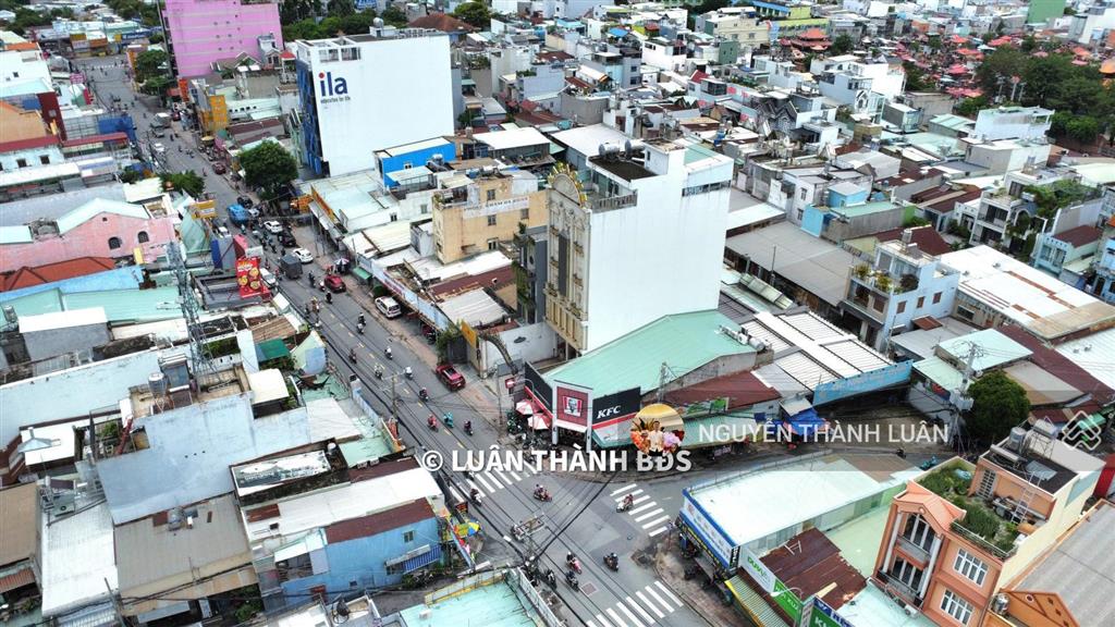 Mặt tiền nguyễn ảnh thủ, ngang 10m, khách trả là bán
