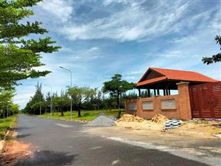 Bán nhanh căn góc sát hồ 142m2 giá 2, x tỷ đường 29m trục trung tâm dự án daresco long an