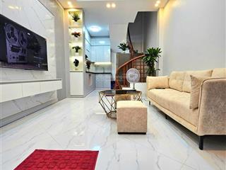 Nhà mới ở ngay xuân đỉnh 30m 5 tầng 6.95 tỉ. ngõ nông, rộng thoáng sáng.