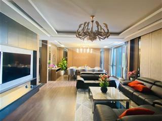 Chính chủ cần bán căn 2 pn 100,1m2 nội thất cao cấp tầng cao đẹp view hồ  0904 859 ***