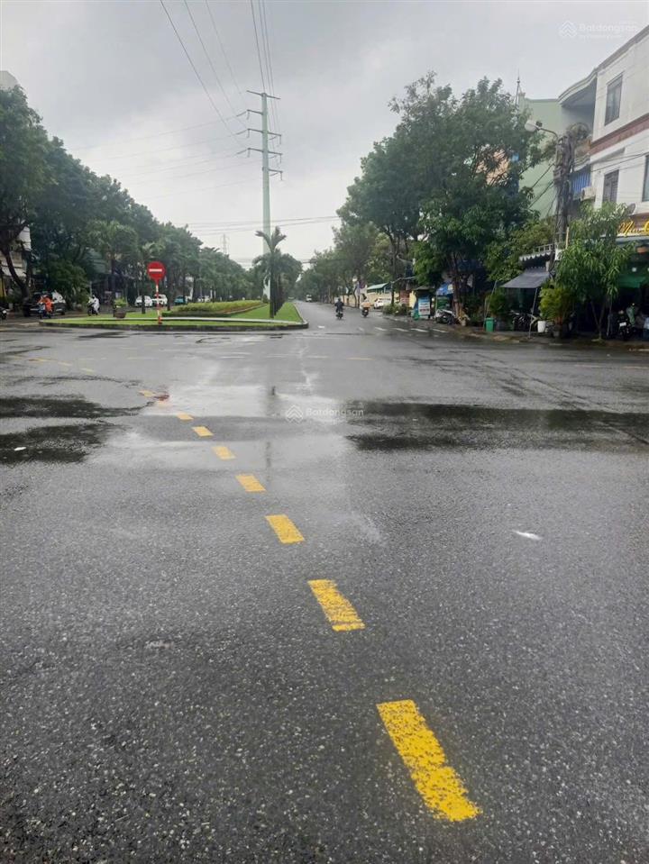 Bán lô góc 2mt đường an dương vương và lê văn
hưu, trung tâm mỹ an, sát sông hàn cực đẹp