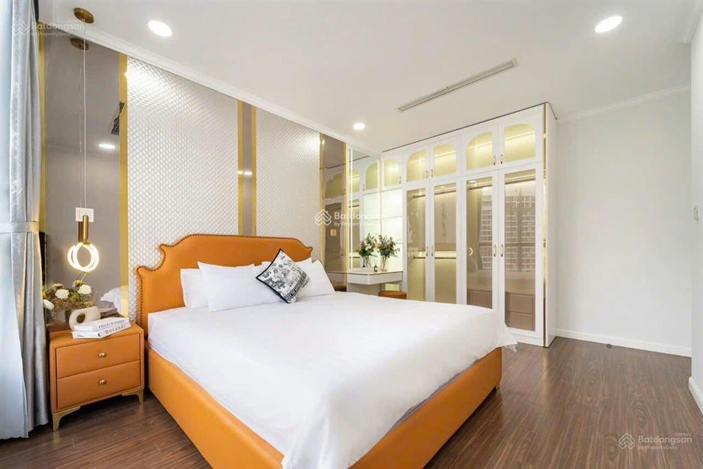 Cho thuê căn hộ cao cấp vinhomes central park  2pn giá chỉ 20tr/tháng diện tích 91m2  0397 383 ***