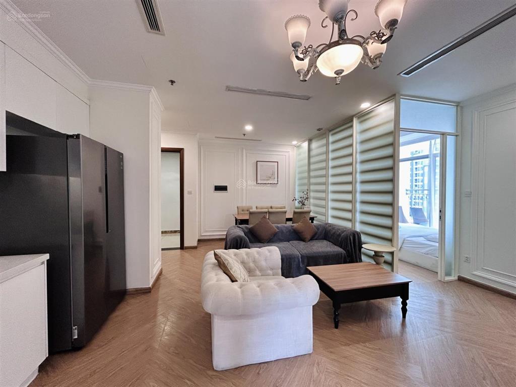 Bán 3pn có bồn tắm  vinhomes central park  view thoáng  full nội thất. dt 106,2m2.  0397 383 ***