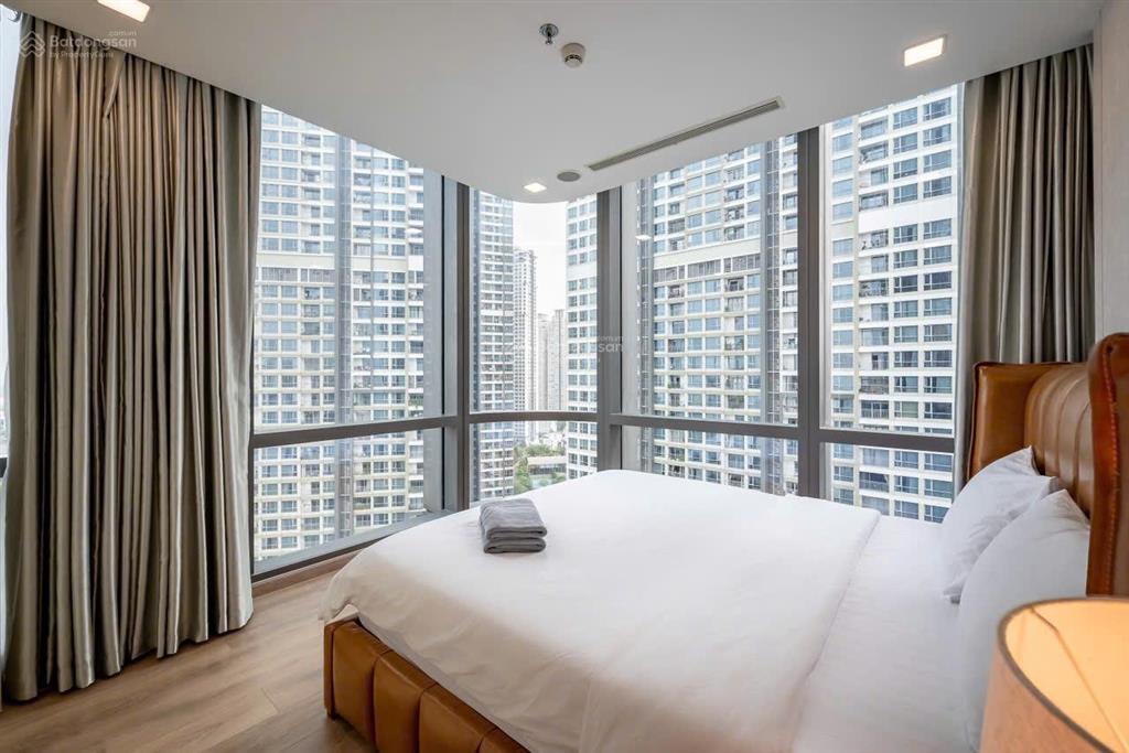 Cho thuê 3pn vòng cung vinhomes toà the landmark 81, giá 42tr dt 109m2 full nội thất,  0397 383 ***