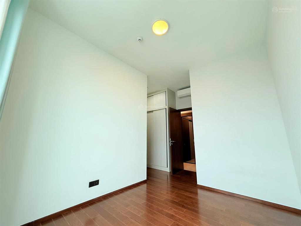 D'edge bán gấp căn 4pn góc, 189m2,đã có sổ, view sông trực diện, thang máy riêng. full nt. giá 30t