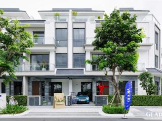 Gladia bán căn nhà mẫu nhà phố vườn nội thất siêu đẹp, sẵn hđ thuê 75 trd/tháng. xem nhà 24/7