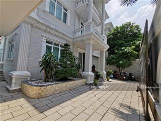 Biệt thự hiện đại cho thuê thảo điền, quận 2, 3 tầng, 5pn, 364m2, sân vườn, bãi đậu xe riêng