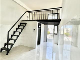 Phòng mới 30m2  gần khu cnc trường fpt  hutech marketing có gác máy lạnh  view ban công