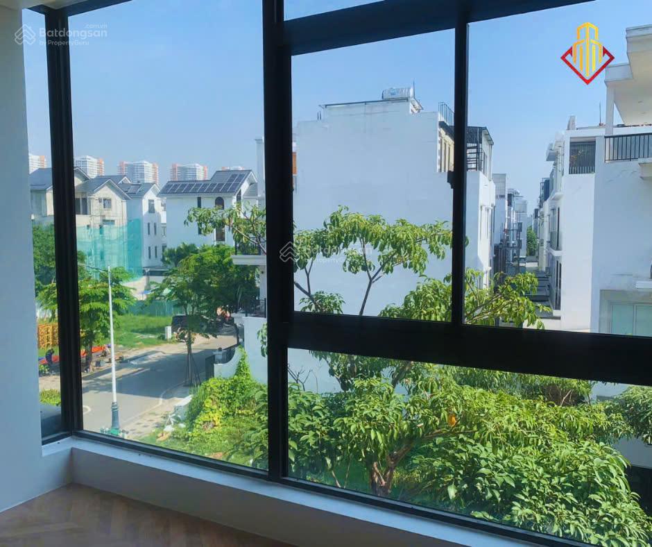 Chính chủ cho thuê văn phòng mới xây xong view sông saigon kế bên ubnd tp.thủ đức