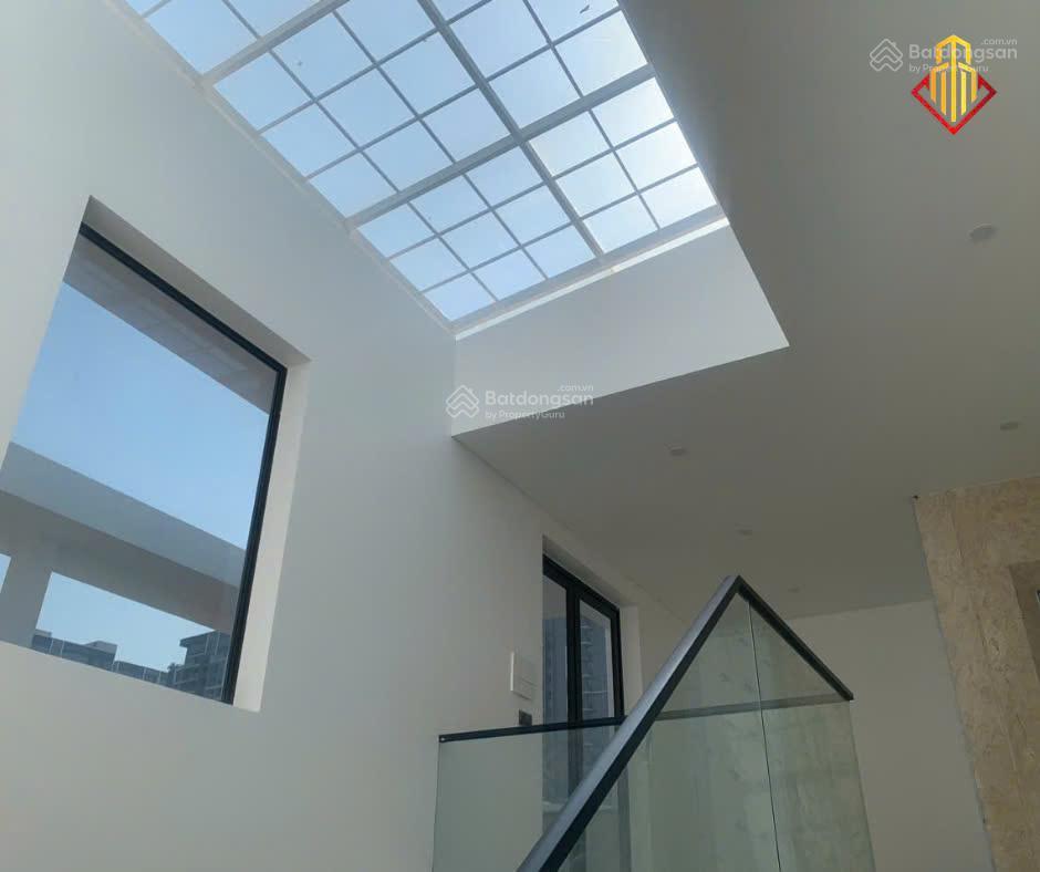 Chính chủ cho thuê văn phòng mới xây xong view sông saigon kế bên ubnd tp.thủ đức