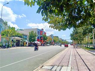 Cần bán hai lô mặt tiền kinh doanh võ văn kiệt đối diện công viên lớn