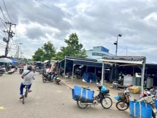 Cần bán đất mặt tiền nhựa ngay chợ phú long