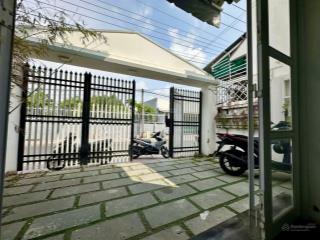 Cần bán căn nhà trung tâm gần biển