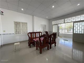 Cần bán căn nhà 200m2 kdc bến lội