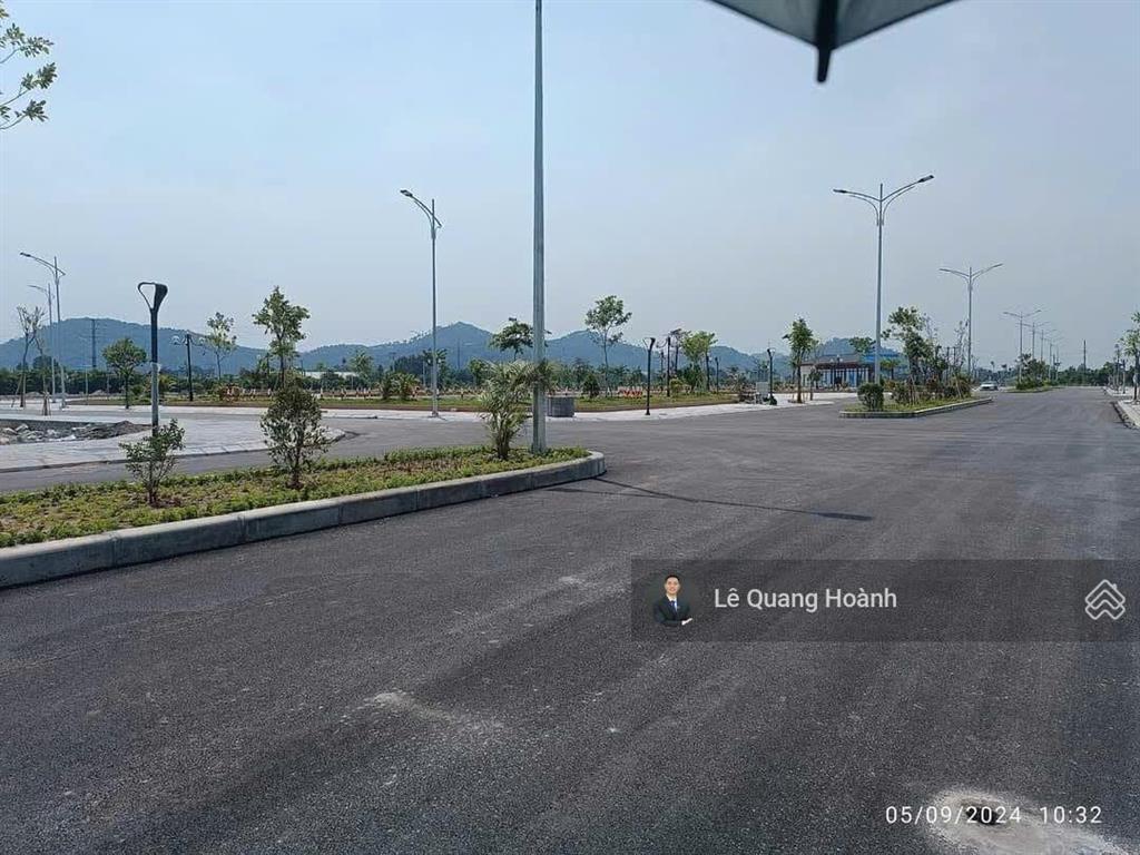 Chính chủ ra hàng lô góc ngoại giao đẹp nhất dự án, 3 mặt tiền, nằm trên trục chính dự án