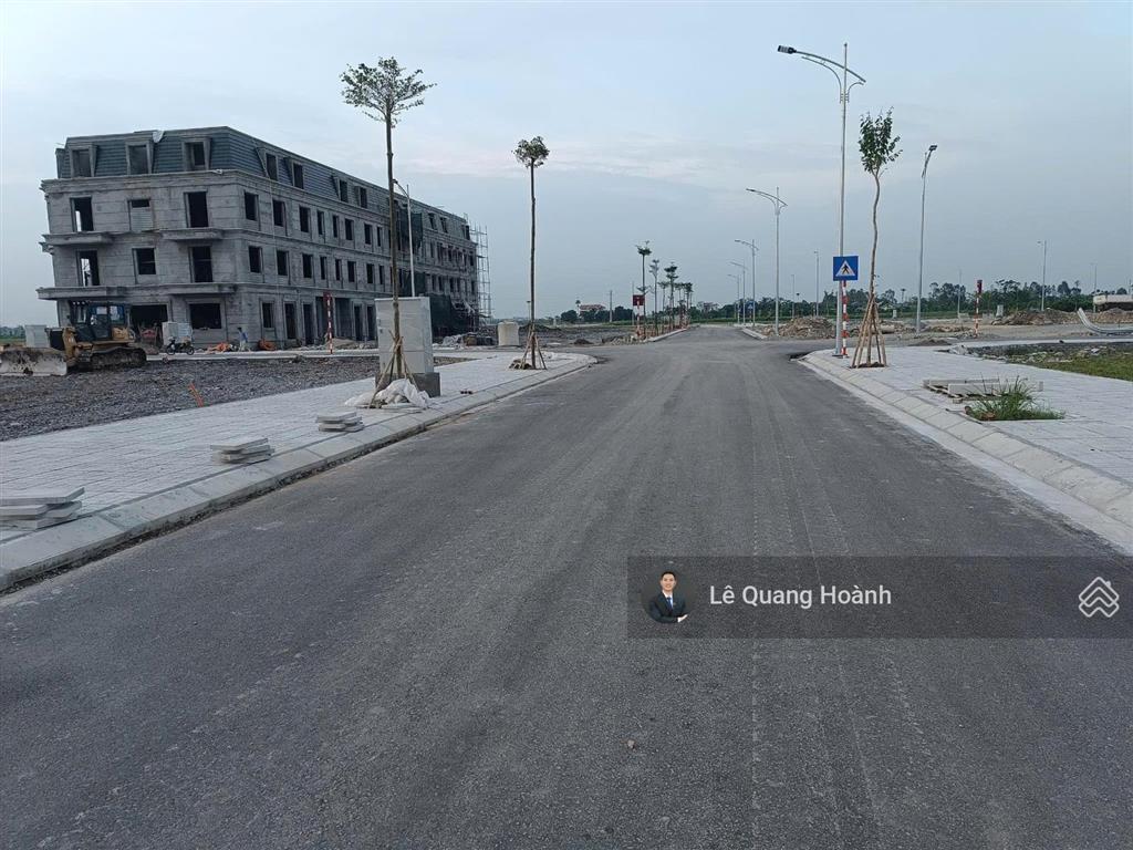 Chính chủ ra hàng lô góc ngoại giao đẹp nhất dự án, 3 mặt tiền, nằm trên trục chính dự án