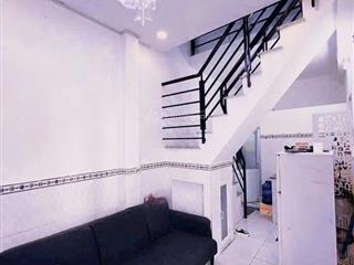 Tôi bán nhà 36 m2, 1 trệt, 1 lầu, 2 pn. 2 dàn cửa, tuyệt đẹp. quận 7, giá 950 triệu