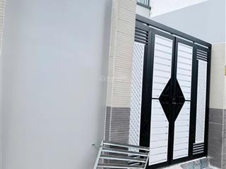 Tôi bán nhà 107 m2, sổ hồng riêng, 1 trệt. 1 lầu, 6 pn, 6 wc, chia làm 2 căn, quận 7, giá 7,8 tỷ