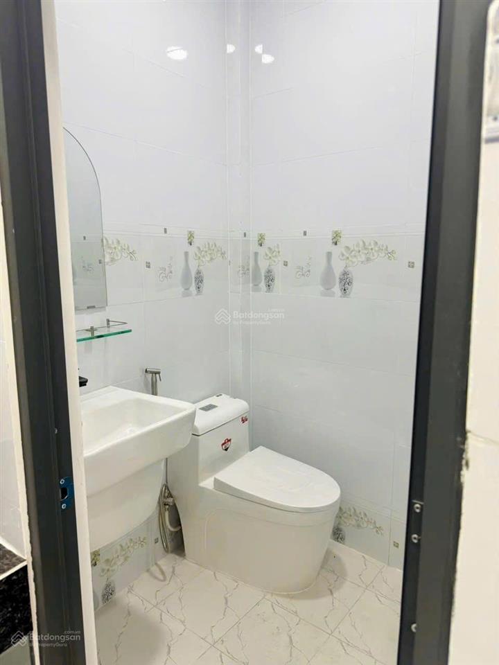 Tôi bán nhà 42 m2, 1 trệt.1 lầu đúc, 2 pn, 2 wc, tuyệt đẹp, quận 7, giá  1,65 tỷ