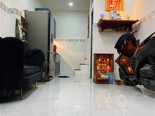 Tôi bán nhà 40 m2 sd, sổ hồng, 1 trệt 1 lầu, 2 pn, 2 wc, ban công, tuyệt đẹp. quận 7. giá 1,4 tỷ