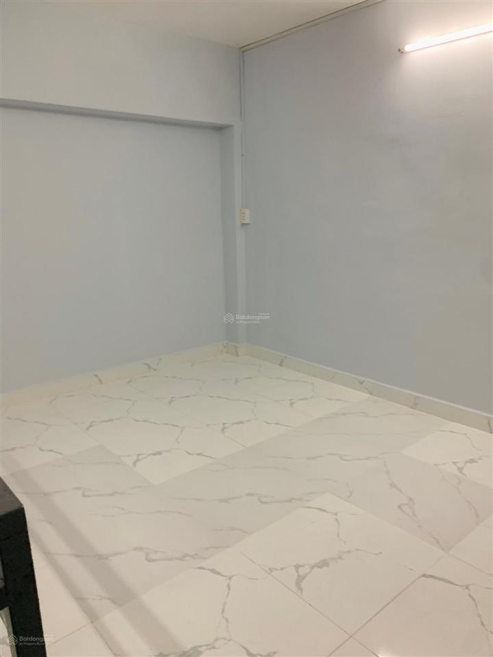 Tôi bán nhà 38 m2, 1 trệt. 1 lầu, tuyệt đẹp. quận 7. giá 800 triệu