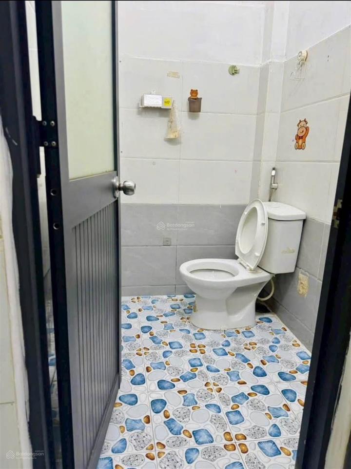 Tôi bán nhà 38 m2, 1 trệt. 1 lầu, tuyệt đẹp. quận 7. giá 800 triệu