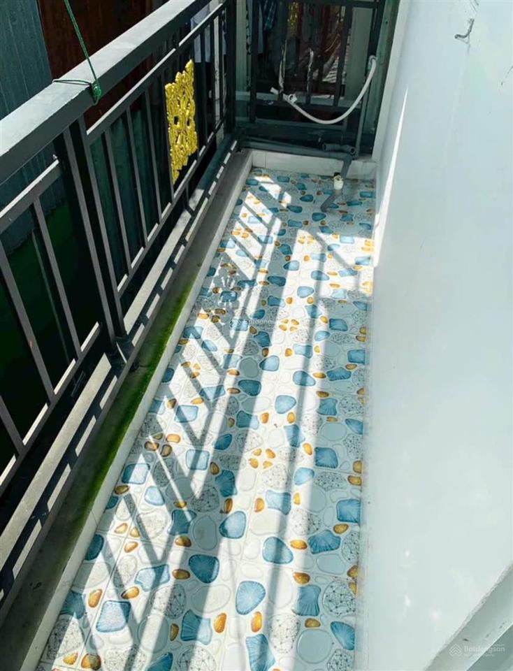 Tôi bán nhà 38 m2, 1 trệt. 1 lầu, tuyệt đẹp. quận 7. giá 800 triệu