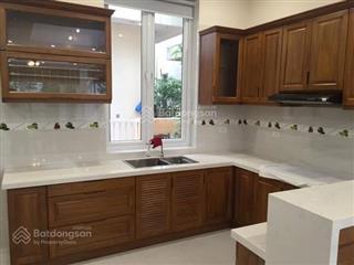 Cho thuê biệt thự việt hưng  long biên 160m2 5 ngủ 4wc full nội thất  vào luôn  giá 27 triệu/th