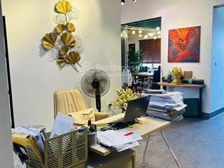 Bán gấp chung cư việt hưng  long biên 84m2 3n2wc tầng cao  sẵn sổ đỏ giá bán 4.4tỷ (thương lượng)