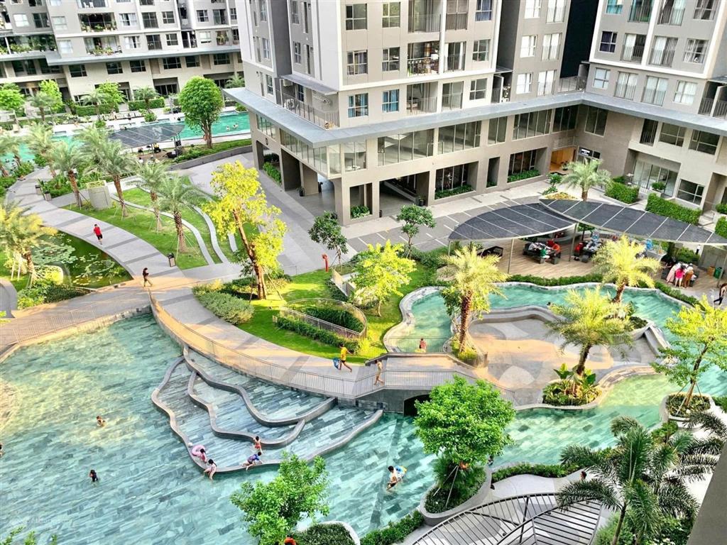 Sổ hồng, nhà mới 100% sang nhượng căn góc 2pn + , 2wc view hồ bơi tháp b2 westgate