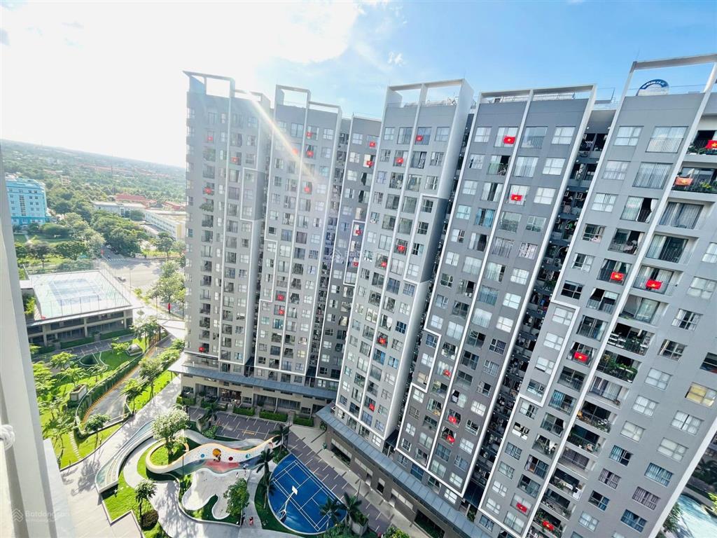 Sổ hồng, sang nhượng căn 59m2 view hồ bơi lầu đẹp tháp b2 westgate an gia