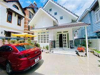 Bán nhanh biệt thự vip đường cô giang phường lâm viên đà lạt chỉ 12,5tỷ cách hồ xuân hương 800m.