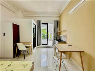 Căn hộ ban công sân vườn siêu bự full nội thất quận bình thạnh