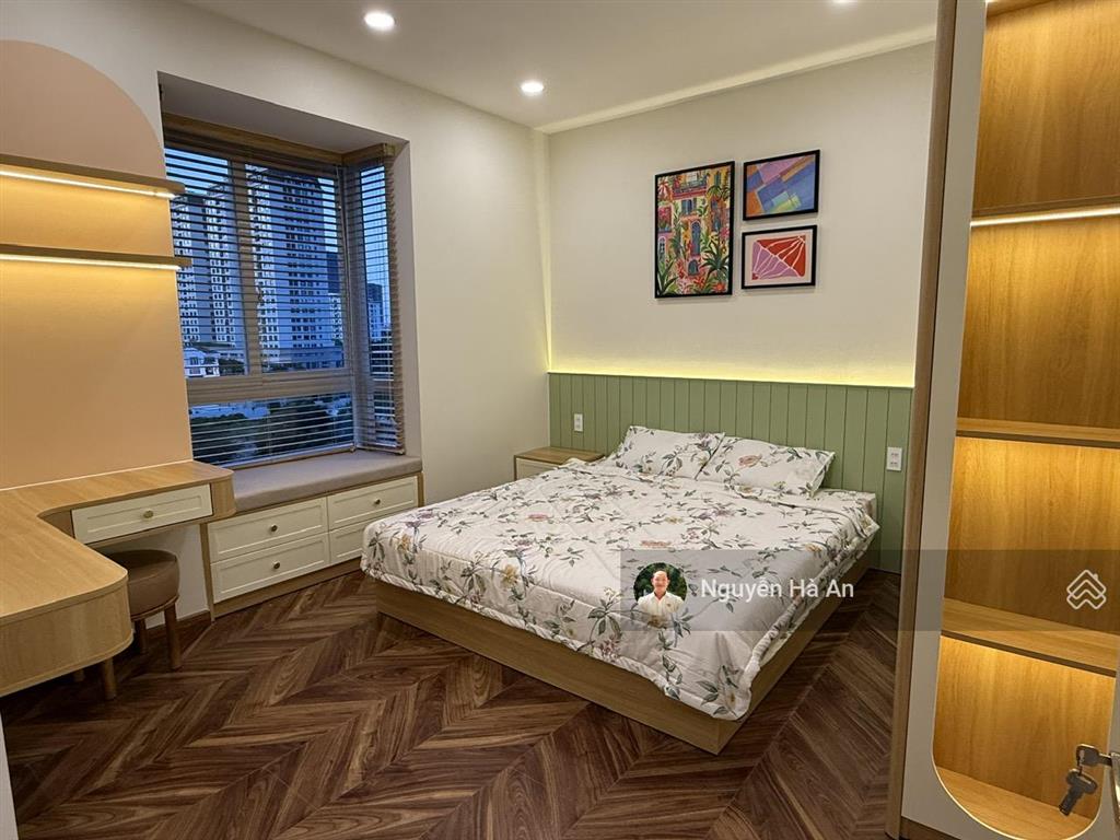 Căn hộ 3pn view công viên decor siêu đẹp mới 100% giá tốt
