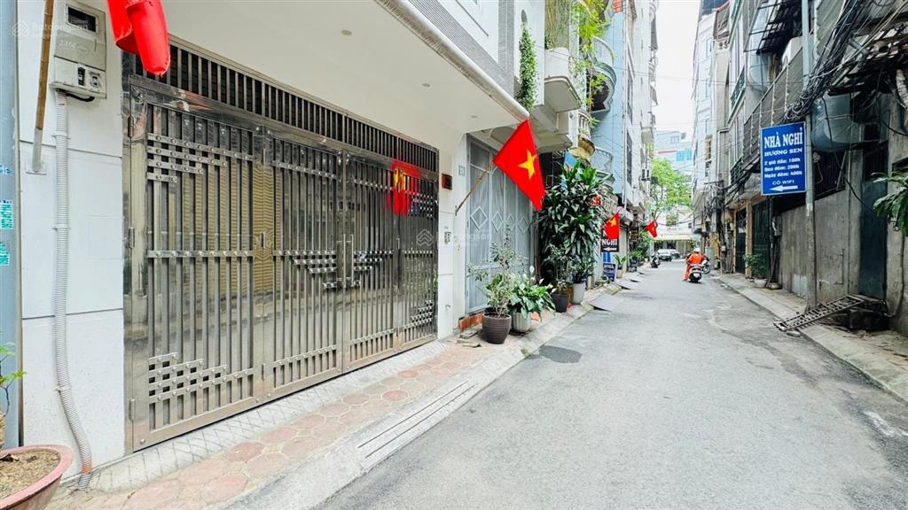 Chính chủ bán nhà nguyên hồng quận đống đa 66m2 4tầng mt 5.5m ôtô tránh vỉa hè kinh doanh cực đẹp
