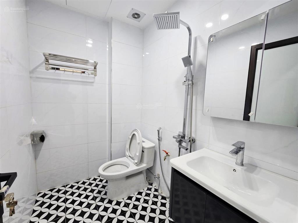 Nguyễn khánh toàn, dương quảng hàm, ô tô, thang máy, ngõ thông, kd, mới đẹp, full đồ 43m2x6t