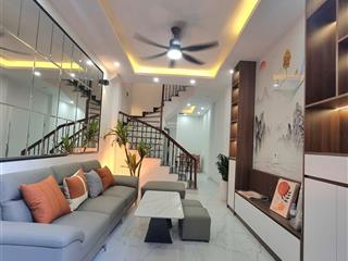 Nhà nguyễn khang, ngõ ô tô, nông thoáng, gần phố, 2 thoáng, nhà đẹp, ở luôn, kinh doanh 39mx5tầng