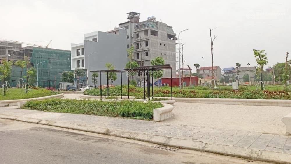 Chuyển nhượng 115,5m mt 7m hai mặt thoáng tại đấu giá vườn đào view vườn hoa