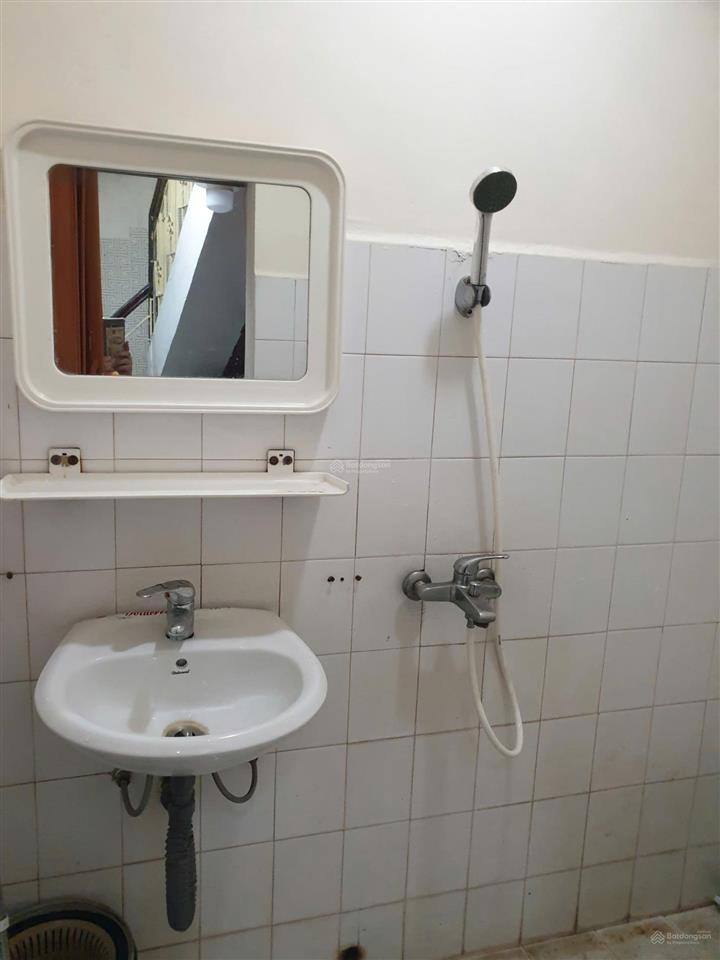 Cho thuê nhà nguyên căn 3 tầng 1 tum ngõ linh quang