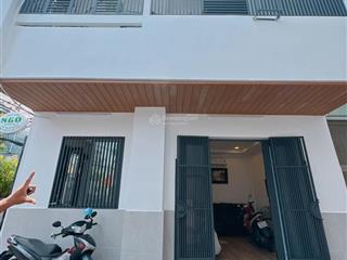 Bán gấp nhà đẹp 2 tấm q4 góc 2 mặt tiền kinh doanh xe hơi đỗ cửa dt 6,2*6,4 giá 6tỉ hình thật shr