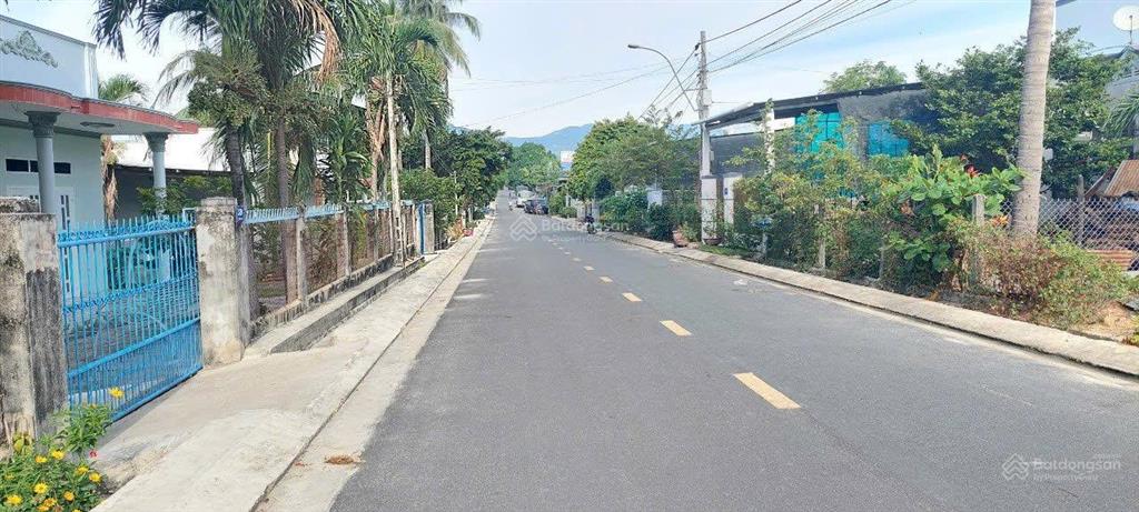 Bàn cờ cam đức, đường tản đà giá 2.9 tỷ có thổ cư