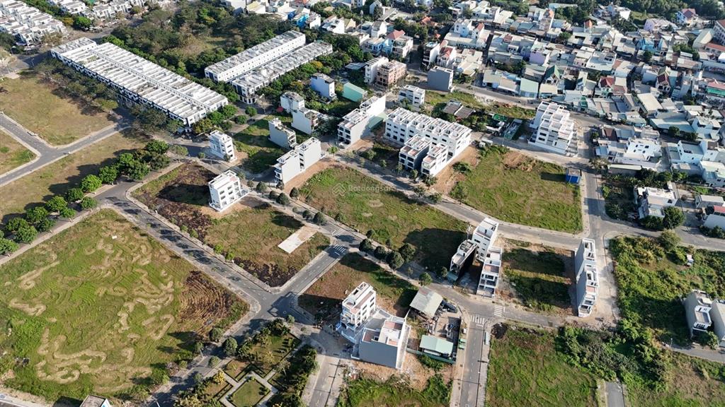 Bán đất nền quận 9  mặt tiền đường lớn  100m2  full thổ cư  sổ riêng từng nền  giá 50 triệu/m2