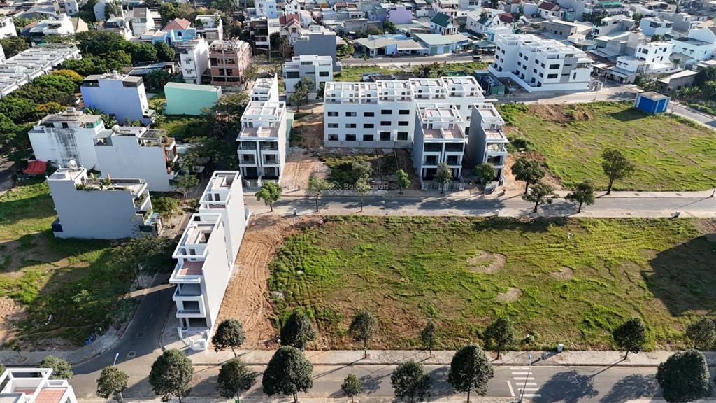 Bán đất nền quận 9  mặt tiền đường lớn  100m2  full thổ cư  sổ riêng từng nền  giá 50 triệu/m2
