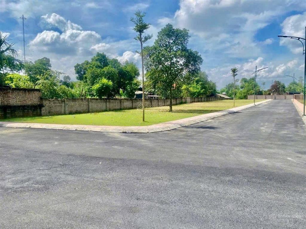 Bán nhanh lô 100m2 phường tùng thiện, chưa tới 2 tỷ, call em anh 0988 412 ***