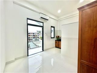 Phòng full nt ban công ngay vòng xoay lê đại hành